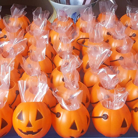 4E's Novelty 24 Pack Mini Pumpkin Trick or Treat Buckets Bulk Halloween Candy Holders Container for Kids, Halloween Goodie Bags Fillers Party Favor Toys