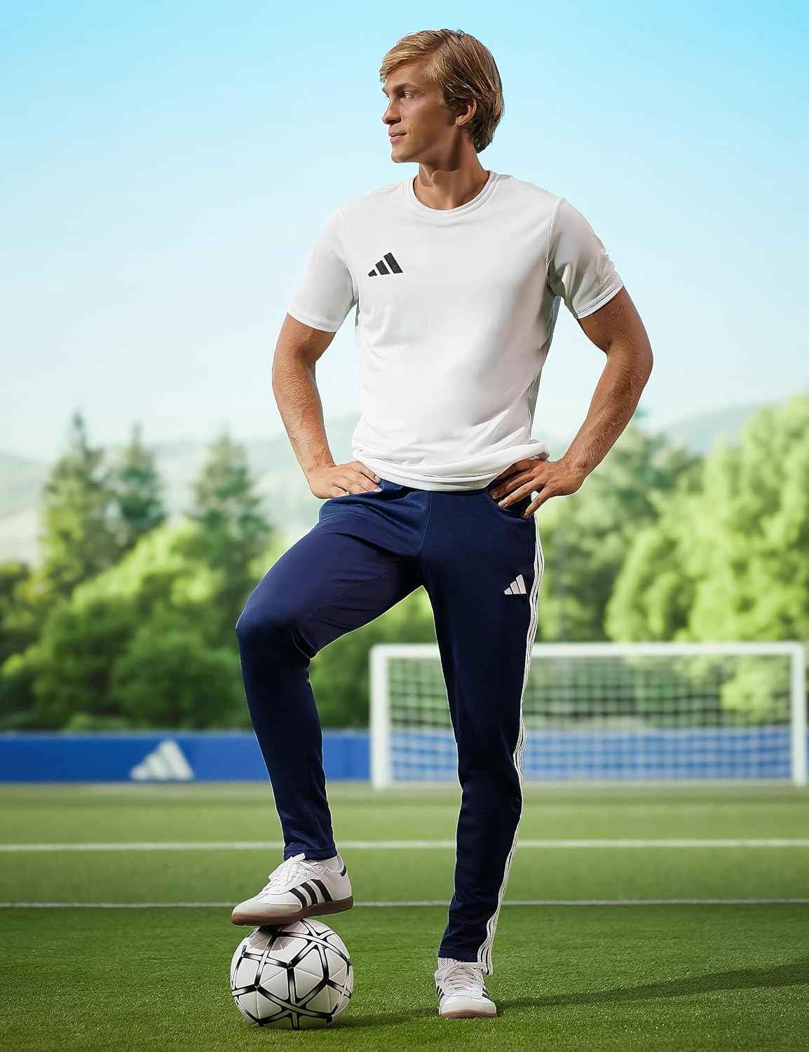 adidas Unisex-Adult Samba Indoor Sneakers