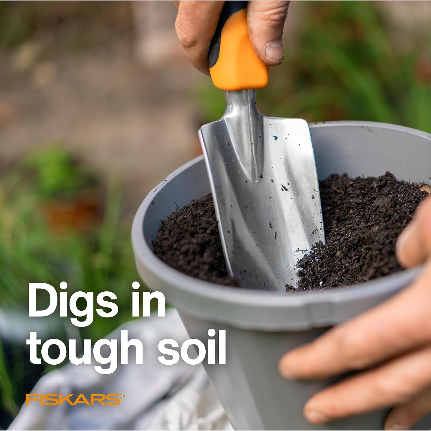 Fiskars Ergo Garden Trowel, Heavy Duty Hand Tool for Digging and Planting