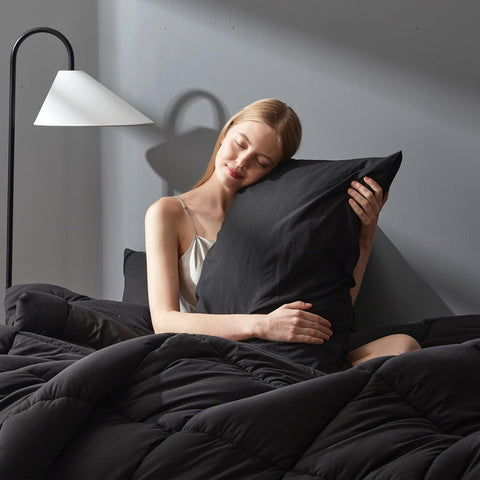 DOWNCOOL Queen Comforter Set -All Season Queen Bed Set with 2 Pillow Cases-3 Pieces Bedding Sets Queen -Down Alternative Black Queen Size Comforter Sets(88"x92")