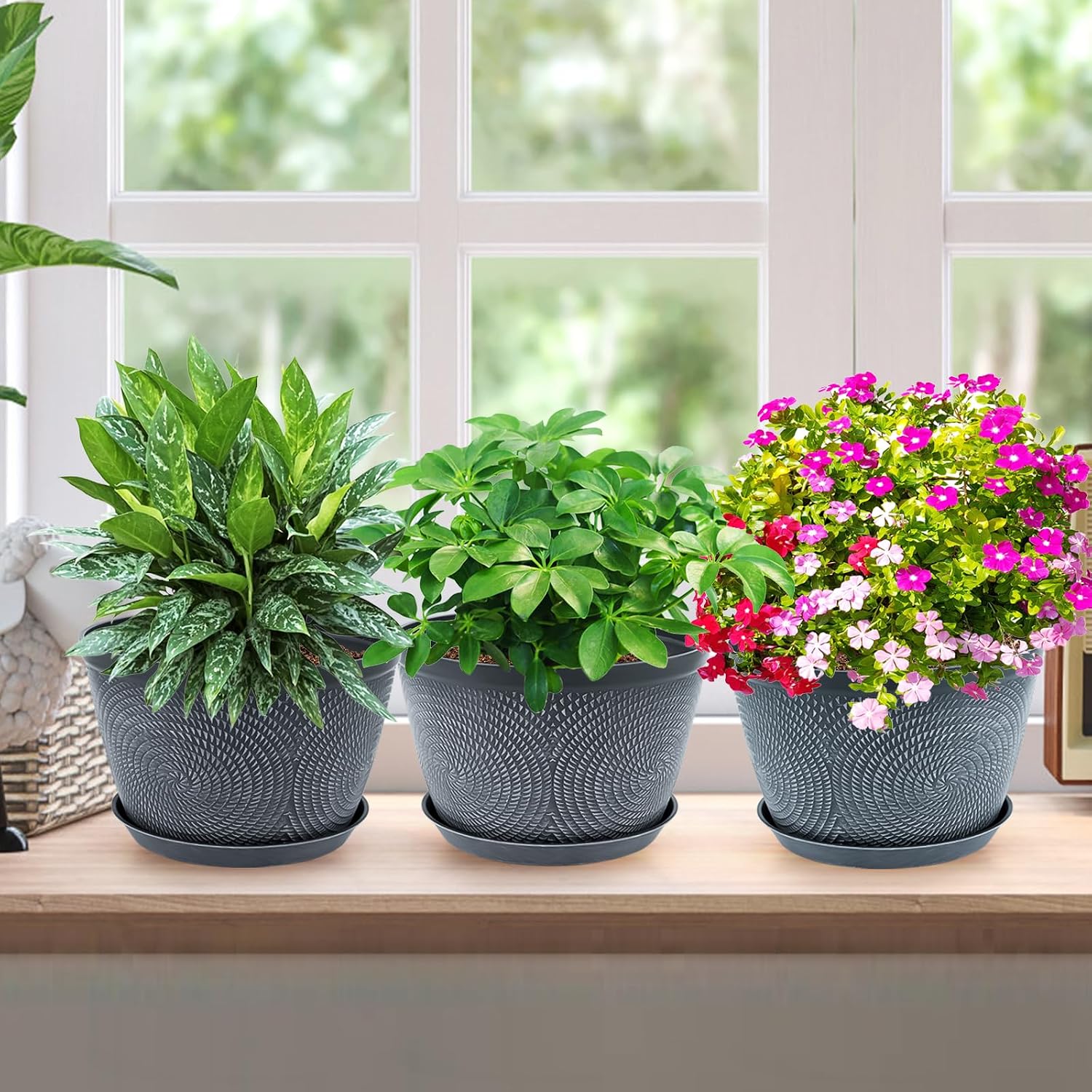 Quarut Flower Pots for Outdoor,Plastic Plant Pots with Drainage Hole & Tray