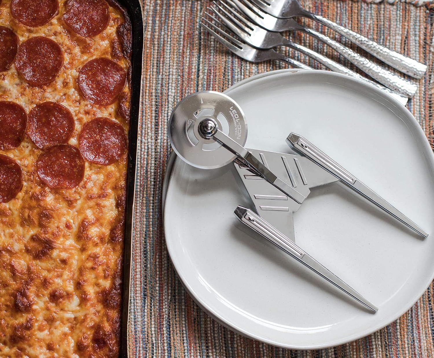 Star Trek Discovery Crossfield Starship Metal Pizza Cutter Wheel | Premium Houseware, Stainless Steel Kitchen Utensil | Easy To Cut And Clean | 9 Inches Long