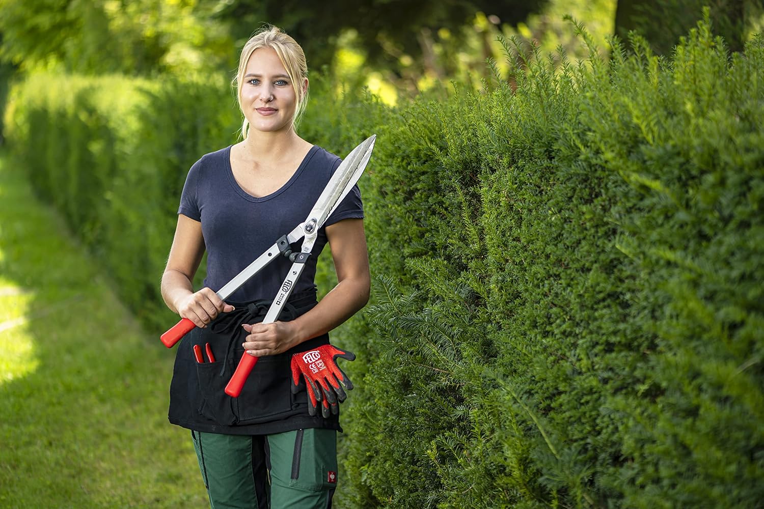 FELCO F250-63 Swiss Made Hedge Shears for Gardening – 25" Lightweight Precision Clippers for Shrub Trimming | Hedge Scissors | Trimmer Tool with Chromed Carbon Blades | I-Beam Handles