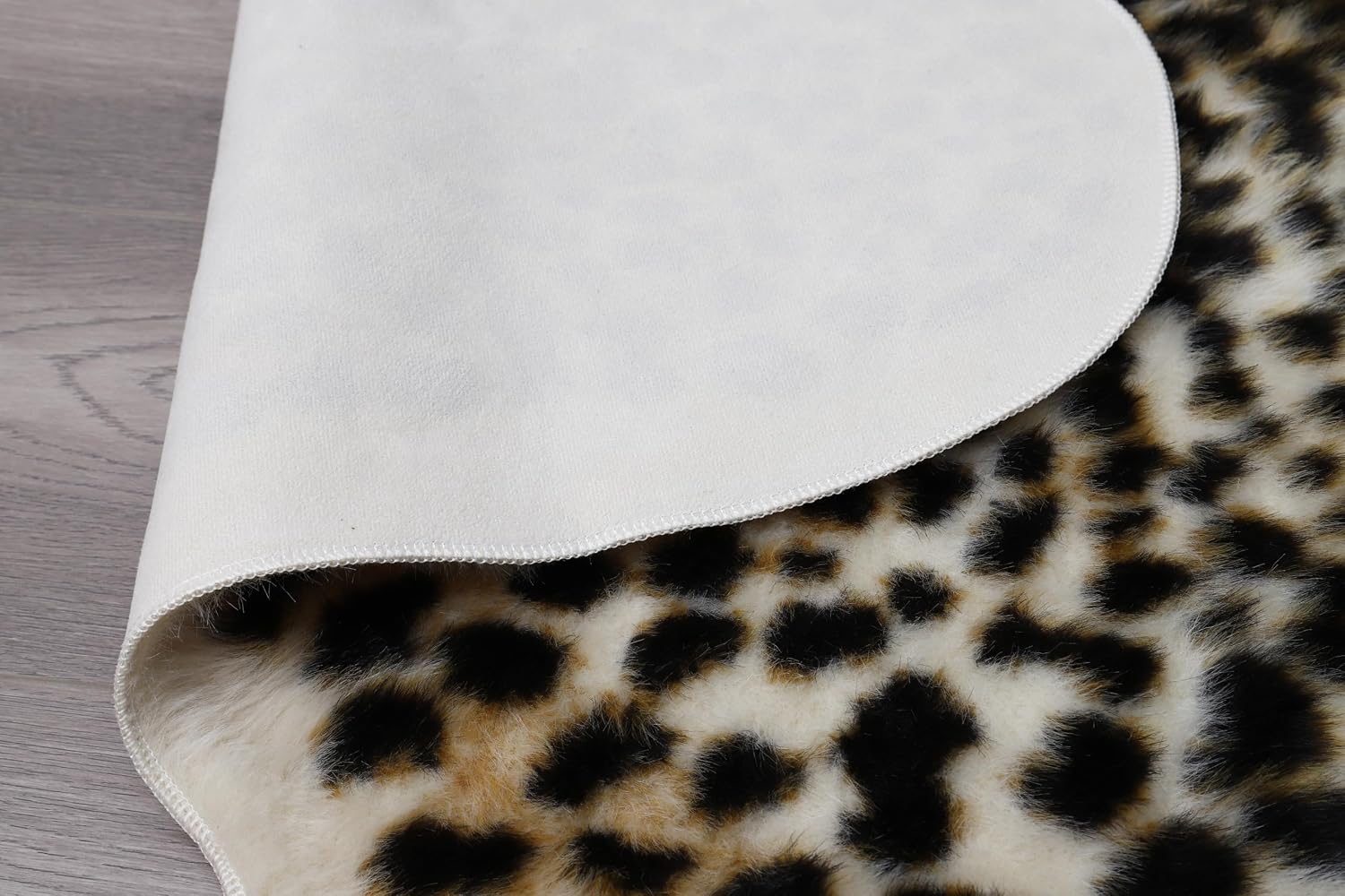 Huichenxing2021FURSTORE Faux Cheetah Area Rug Animals Printed Hide Mats Leopard Faux Hide Area Rug 5.2ft x 6.5ft / 63 x 78.7inch / 160 x 200cm
