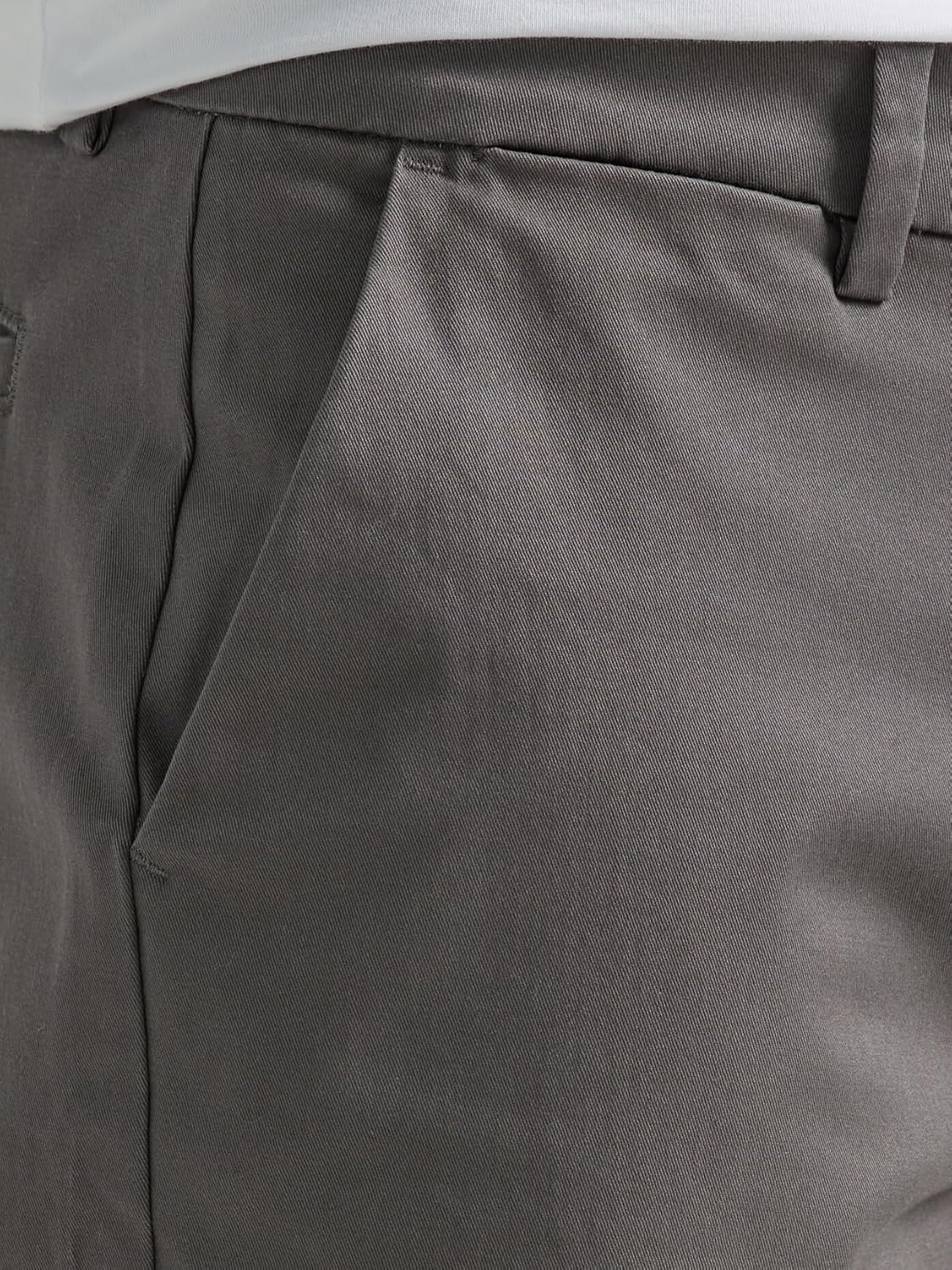 Lee Men's Flat Front Relaxed Straight Pant