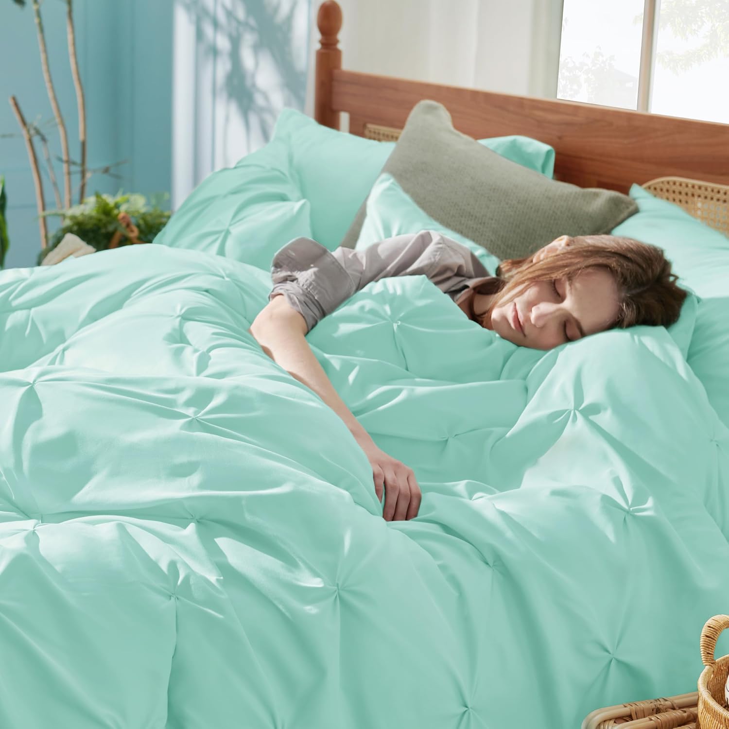 Bedsure 7-Piece California King Comforter Set & Sheets, Mint Green Bedding