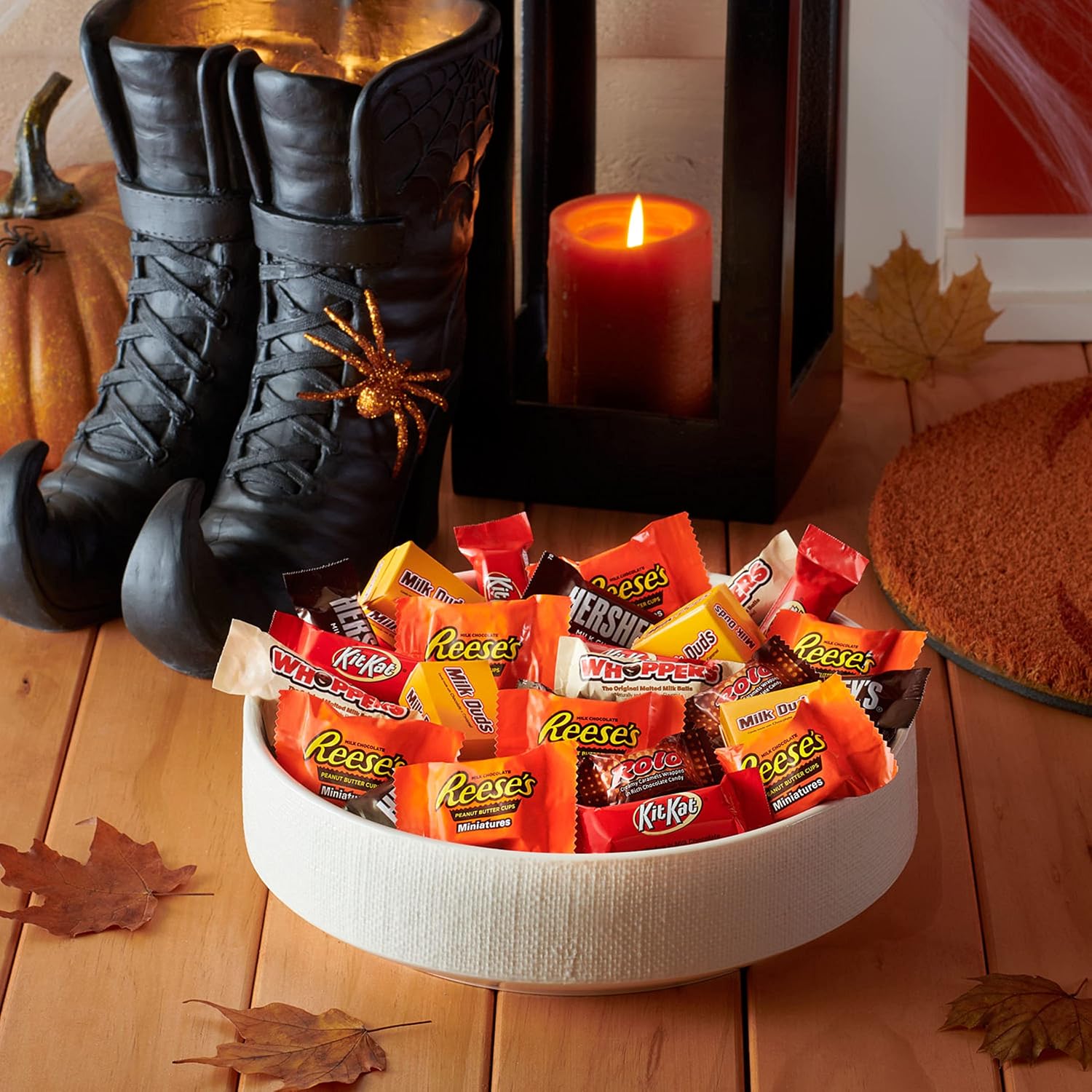 Hershey Miniatures Assorted Flavored, Halloween Candy Bulk Bag, 78.24 oz, 275 Pieces (Pack of 2)