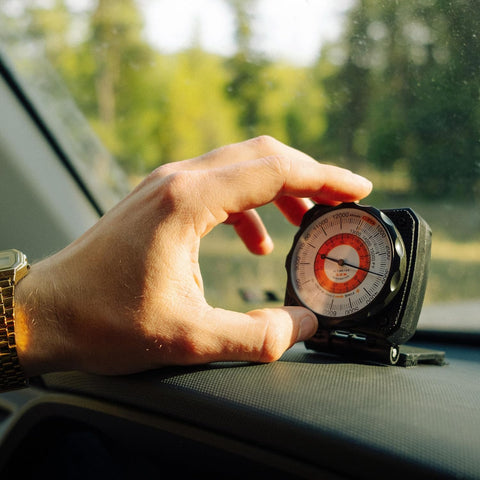 Sun Company AltiLINQ - Dashboard Altimeter and Barometer | Altimeter for Car and Truck | Reads Altitude from 0 to 15,000 Feet