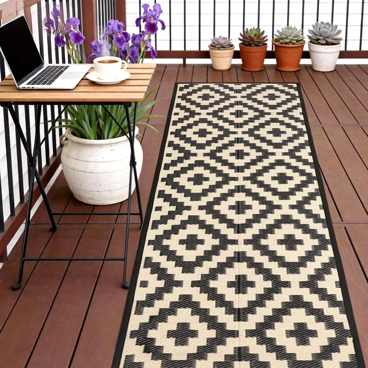 SAND MINE Reversible Mats, Plastic Straw Rug, Modern Area Rug, Large Floor Mat and Rug for Outdoors, RV, Patio, Backyard, Deck, Picnic, Beach, Trailer, Camping (2.5' x 8', Black & Beige Lattice)