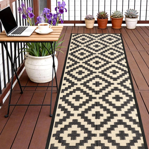 SAND MINE Reversible Mats, Plastic Straw Rug, Modern Area Rug, Large Floor Mat and Rug for Outdoors, RV, Patio, Backyard, Deck, Picnic, Beach, Trailer, Camping (2.5' x 8', Black & Beige Lattice)