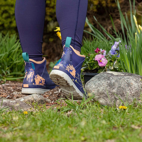 MUCK Women's Originals Ankle Boot