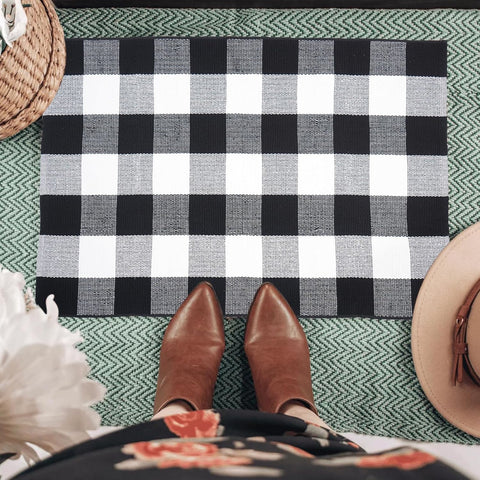 Buffalo Plaid Area Rug 27.5x43 in, Black White Indoor Outdoor Rug
