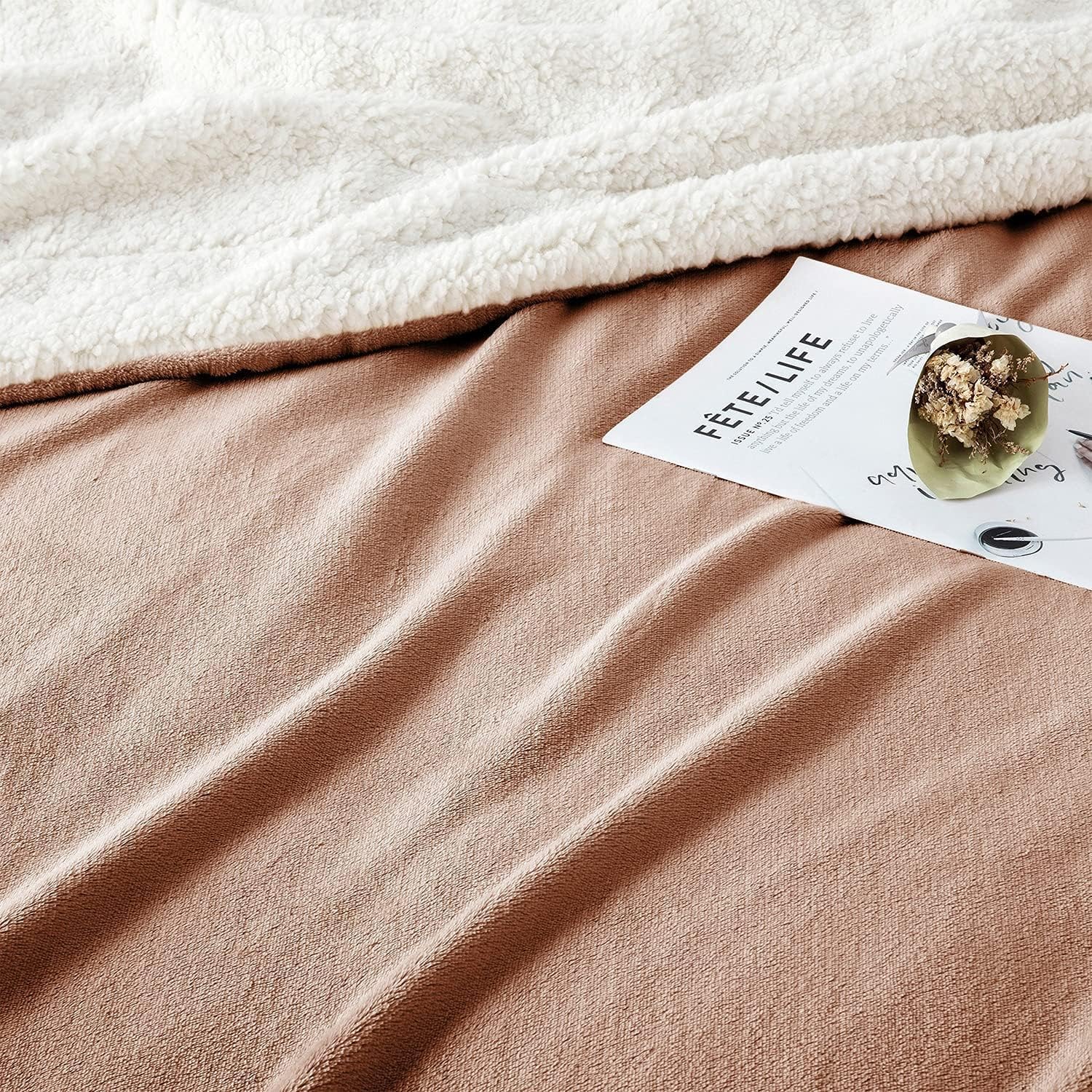 IR Imperial Rooms Sherpa Blankets Queen Size - Thick and Warm Blankets for Winter, Reversible Soft and Fuzzy Fluffy Queen Size Blanket for Bed, Camel, 90x90 Inches