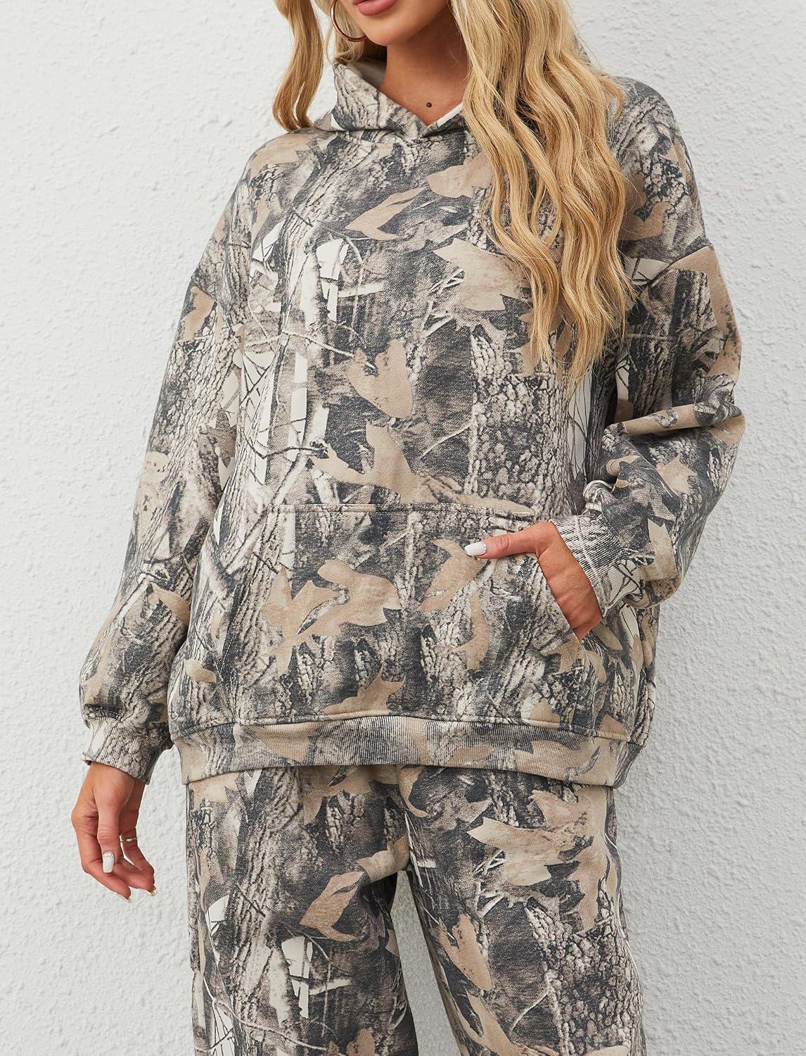 Dsewpaur Camo Hoodie For Women Oversized Long Sleeve Drop Shoulder Fleece Hooded Sweatshirt Pullover With Pocket Outfits