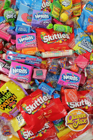 Candy Variety Pack - Assorted Candy Party Mix - 4 LB Bag - Sweets Assortment - Bulk Individually Wrapped - Pinata Candies - Mixed Candies - Queen Jax - Deluxe Mix - July 4th