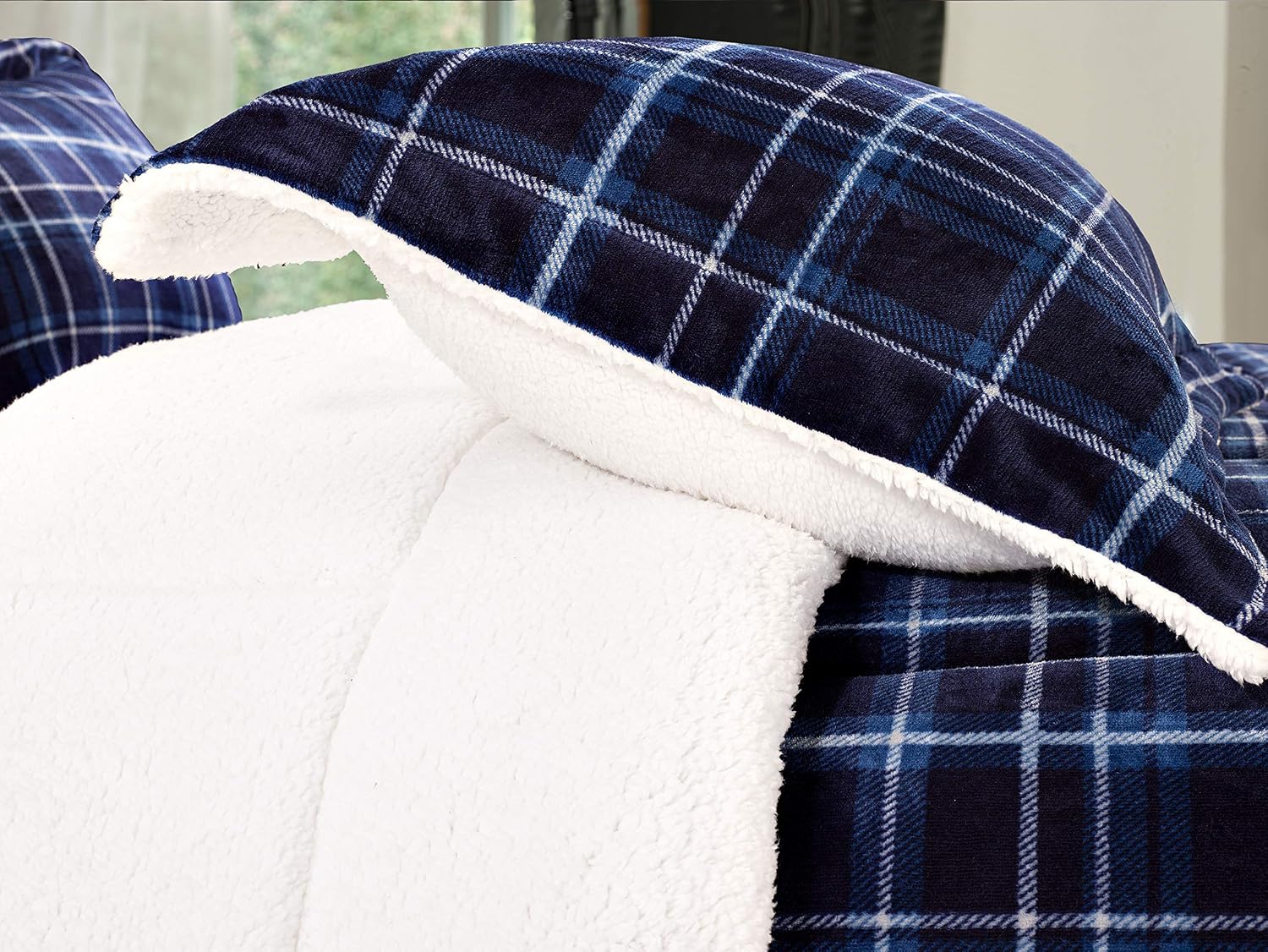 Elegant Comfort Softest, Coziest Heavy Weight Plaid Pattern Micromink Sherpa-Backing Premium Quality Down Down Alternative Micro-Suede 2-Piece Reversible Comforter Set, Twin/Twin XL, Navy Blue