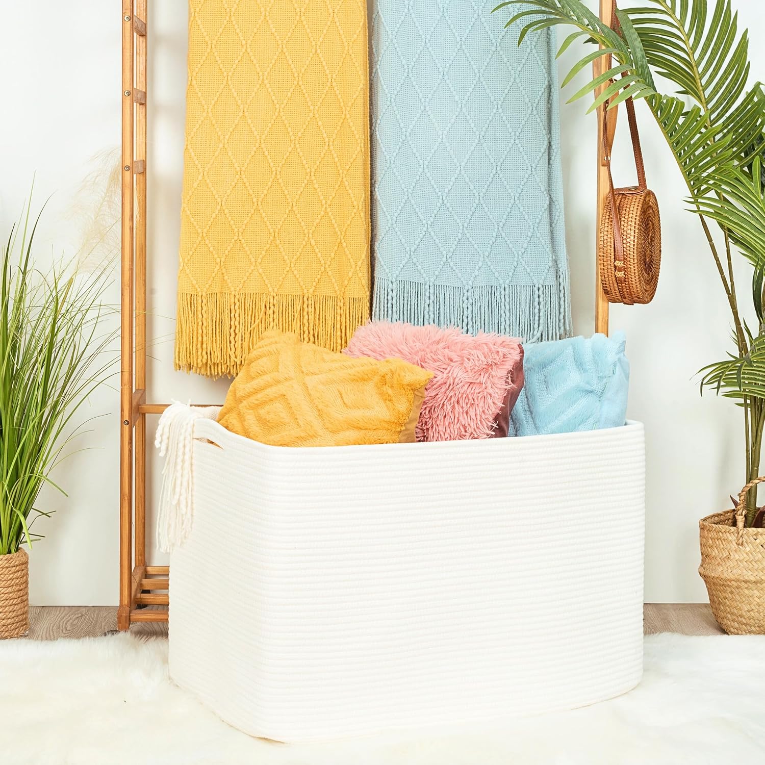 MINTWOOD Design 112L Extra Large Blanket Basket Holder Living Room, 25"x17"x16" Rectangle Rope Woven Storage Basket with Handles for Laundry, Towels, Shoes, Dog Toy Organizer Bin Box, Creamy White