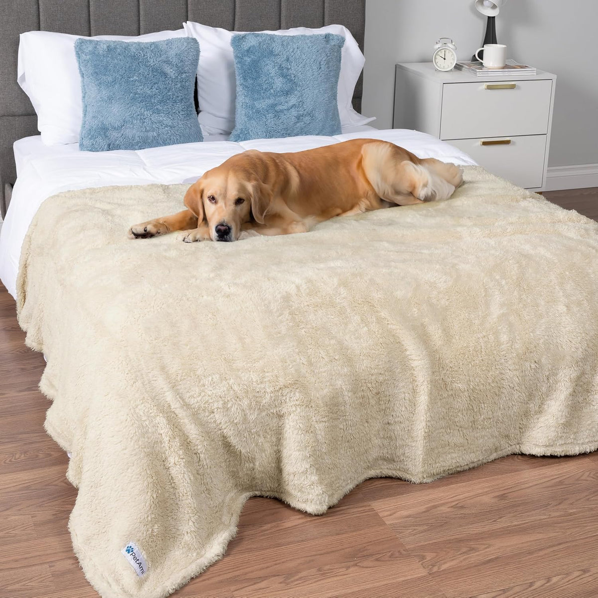 PetAmi Fluffy Sherpa Waterproof Dog Blanket for Pet Cat Queen 90x90, Beige