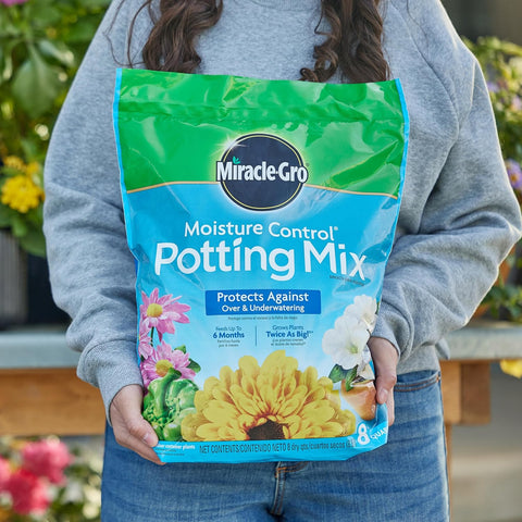 Miracle-Gro Moisture Control Potting Mix, 8 qt. (2-Pack)