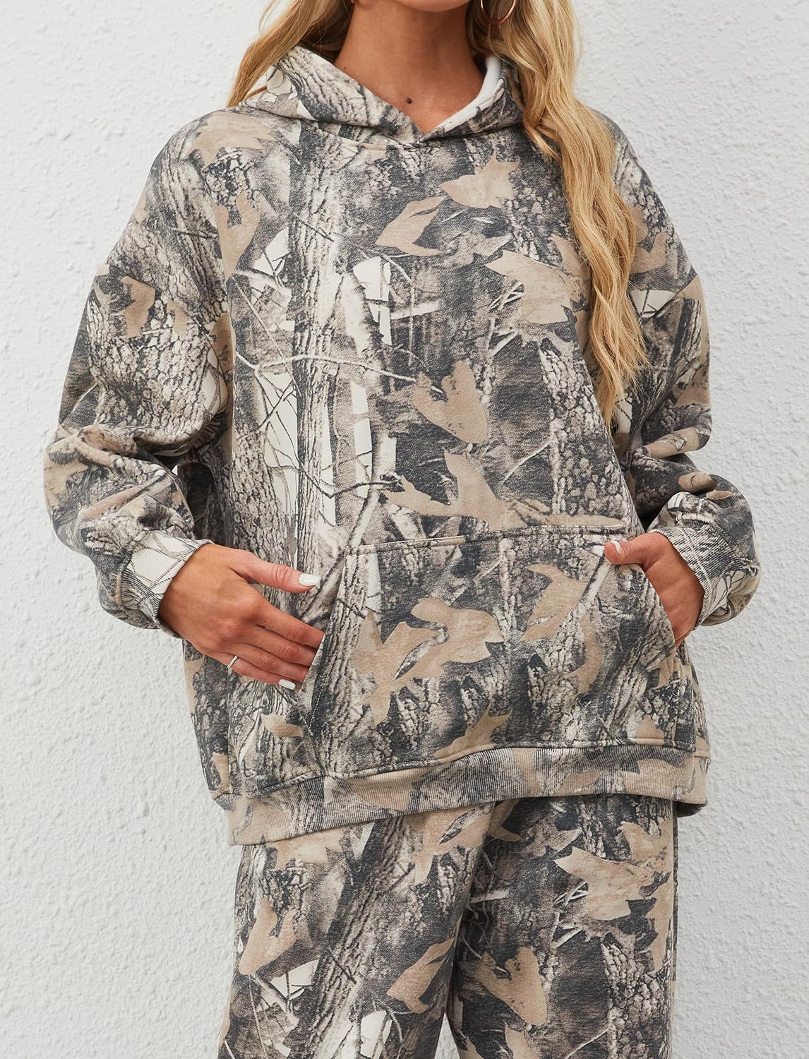 Dsewpaur Camo Hoodie For Women Oversized Long Sleeve Drop Shoulder Fleece Hooded Sweatshirt Pullover With Pocket Outfits