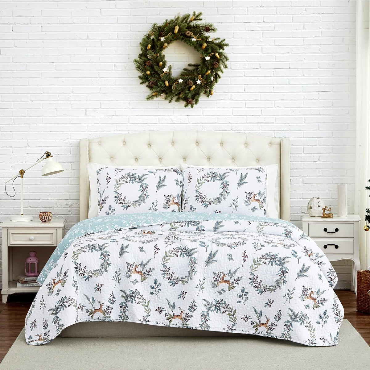 Southshore Fine Living, Inc. Happy Holidays Christmas Bedding Set King Size 3-Piece Oversized Christmas Quilt Set with Quilted Shams, California/King