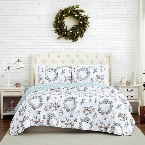 Southshore Fine Living, Inc. Happy Holidays Christmas Bedding Set King Size 3-Piece Oversized Christmas Quilt Set with Quilted Shams, California/King