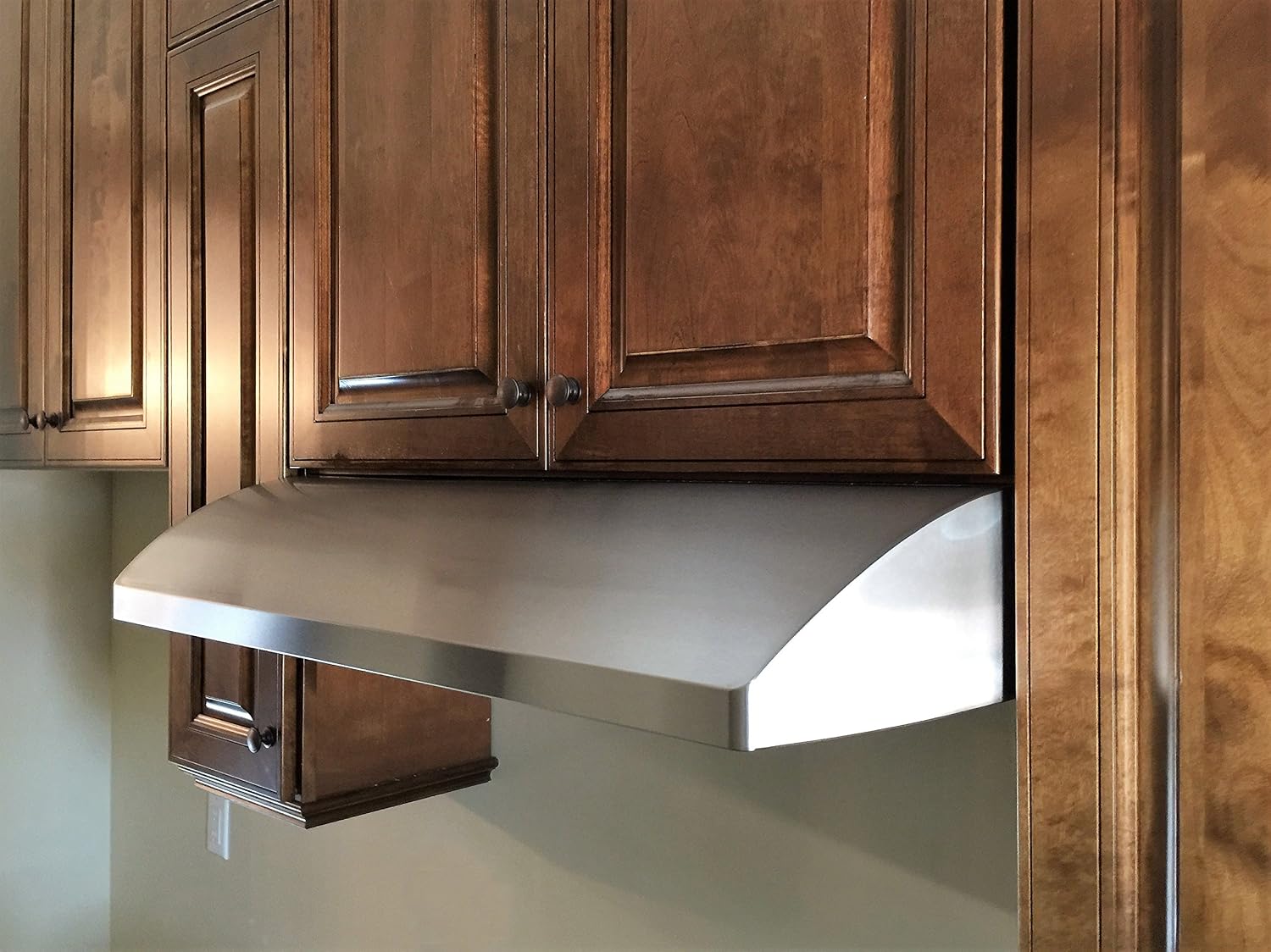 KOBE CHX2230SQB-1 Brillia 30-inch Under Cabinet Range Hood, 3-Speed, 680 CFM, LED Lights, Baffle Filters, Stainless Steel