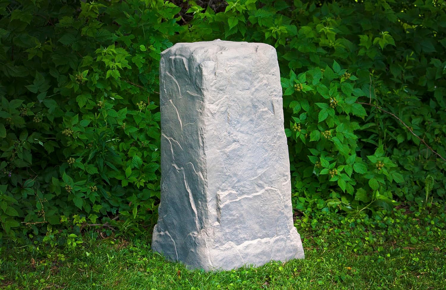 EMSCO Landscape Rock Cover, Natural rock, Monolith, Lightweight Fake Rock for Concealing Well Heads, Standpipes & Utility Fixtures