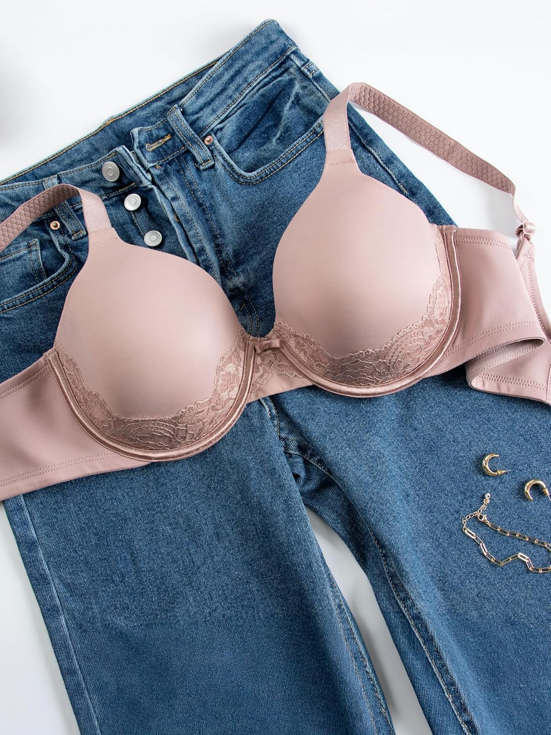 Vanity Fair Women's Full Figure Beauty Back Smoothing Bra with Lace, 4-Way Stretch Fabric, Lightly Lined Cups up to DD