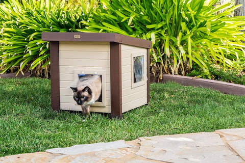 New Age Pet® ECOFLEX® Albany Outdoor Cat House, Maple/Brown
